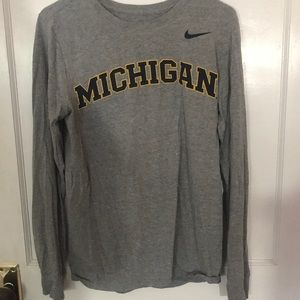 Small Nike Michigan shirt women’s